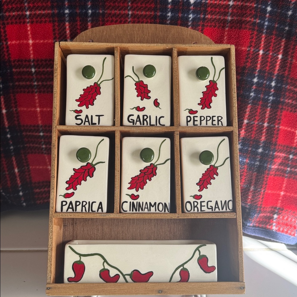 Vintage Spice cellar set 🐈‍⬛ farmhouse retro 1950’s Japan MCM kitchy peppers